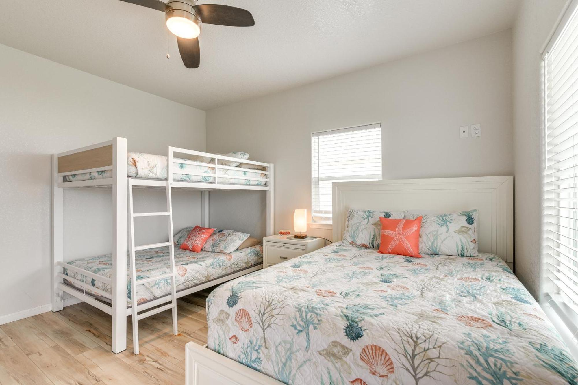 Beachfront Texas Retreat - 2 Decks, Patio And Views! เซิร์ฟไซด์บีช ภายนอก รูปภาพ