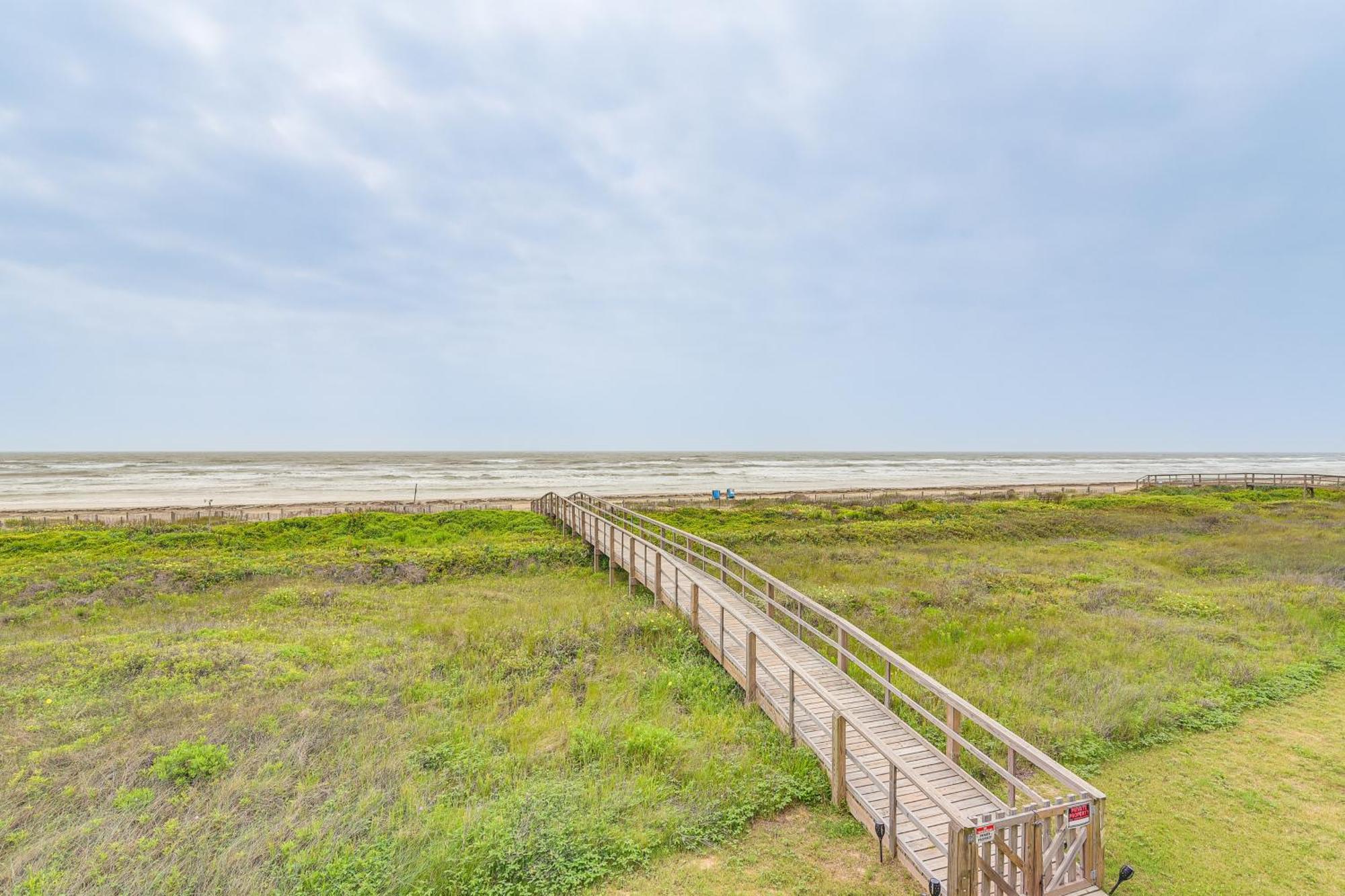 Beachfront Texas Retreat - 2 Decks, Patio And Views! เซิร์ฟไซด์บีช ภายนอก รูปภาพ