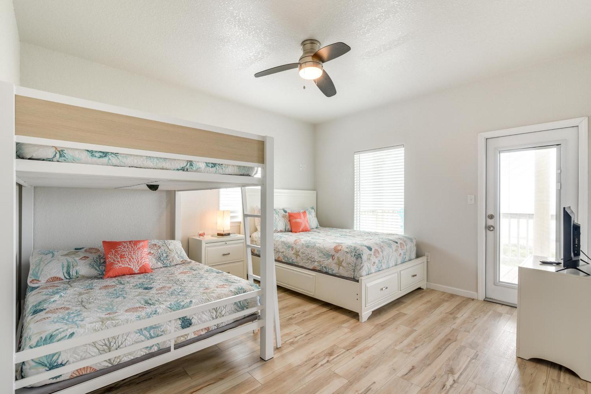 Beachfront Texas Retreat - 2 Decks, Patio And Views! เซิร์ฟไซด์บีช ภายนอก รูปภาพ